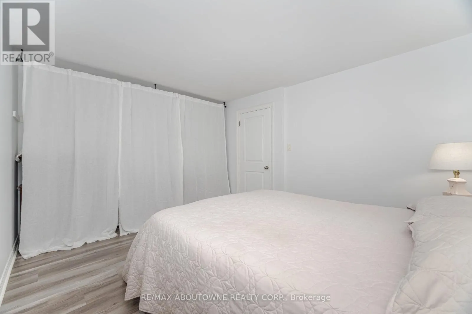 27 - 2779 GANANOQUE DRIVE