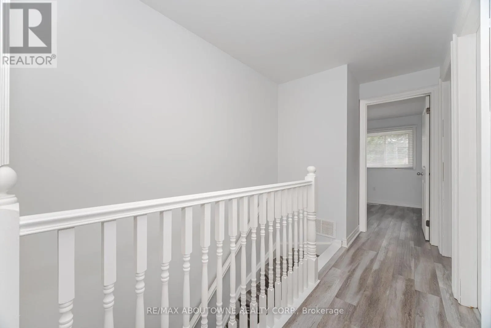 27 - 2779 GANANOQUE DRIVE