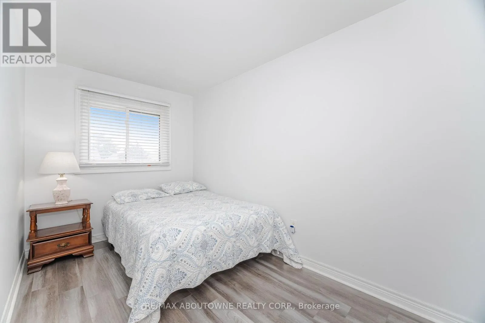 27 - 2779 GANANOQUE DRIVE