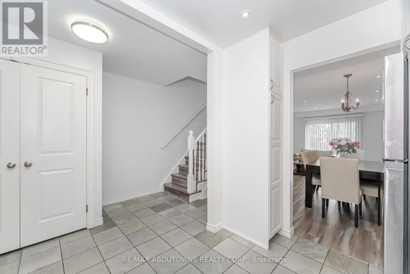 27 - 2779 GANANOQUE DRIVE
