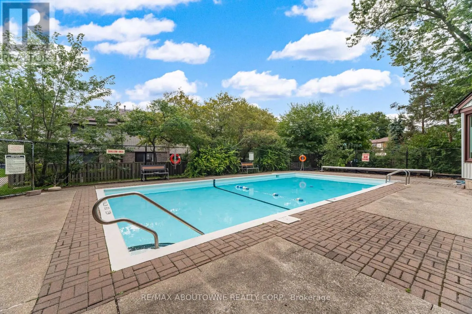 27 - 2779 GANANOQUE DRIVE