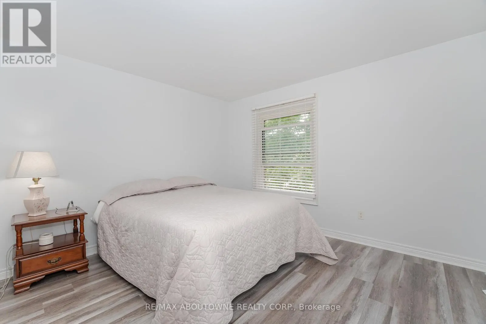 27 - 2779 GANANOQUE DRIVE