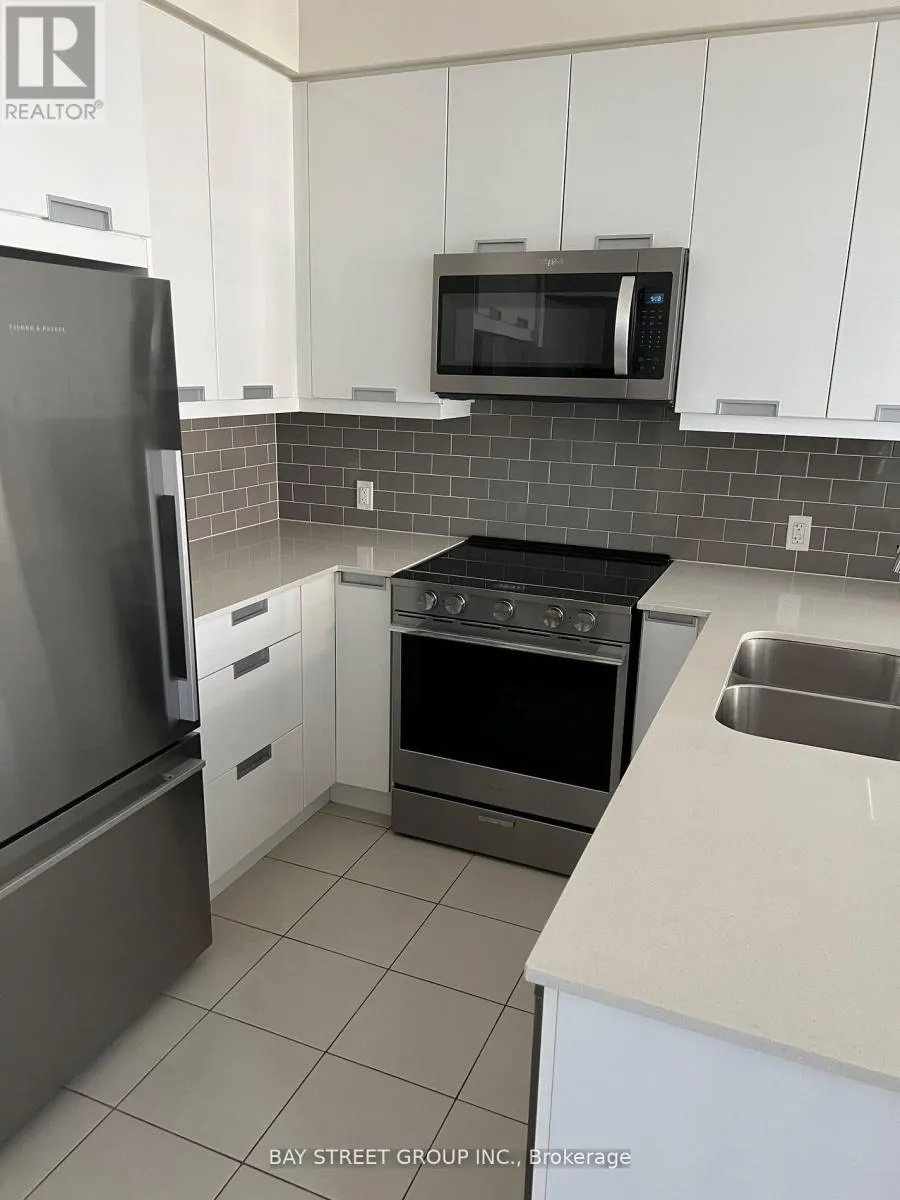 1612 - 35 WATERGARDEN DRIVE