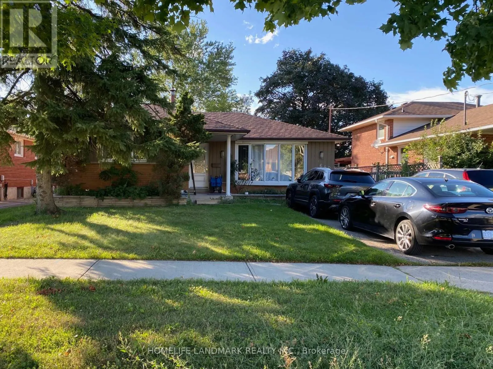 UPPER - 640 NETHERTON CRESCENT
