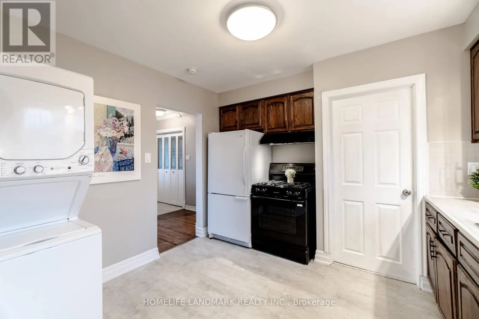 UPPER - 640 NETHERTON CRESCENT