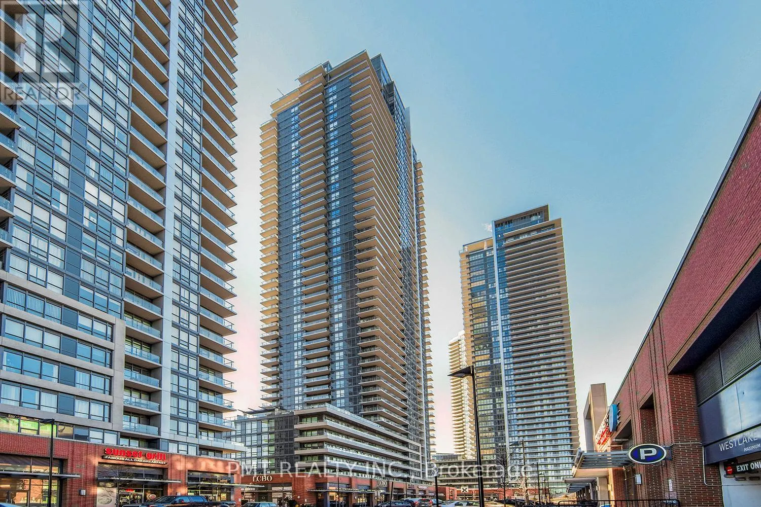 3902 - 2220 LAKE SHORE BOULEVARD W