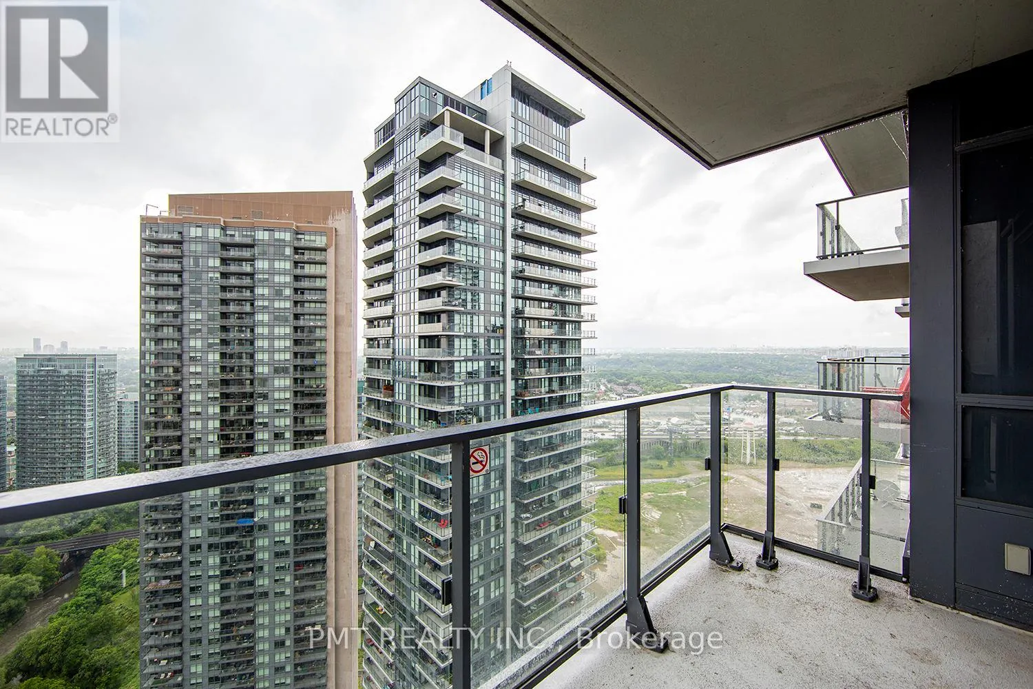 3902 - 2220 LAKE SHORE BOULEVARD W