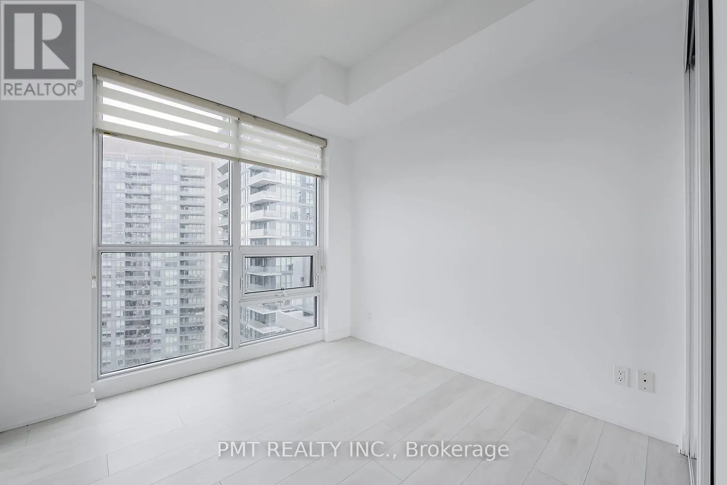 3902 - 2220 LAKE SHORE BOULEVARD W
