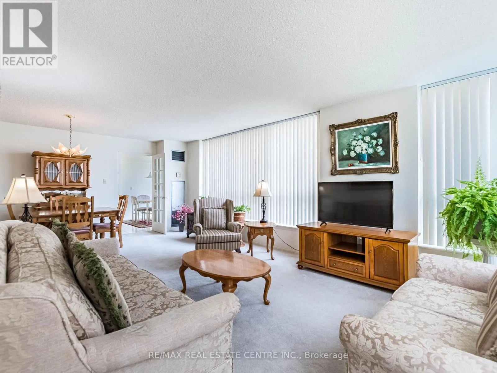 1404 - 55 ELM DRIVE W