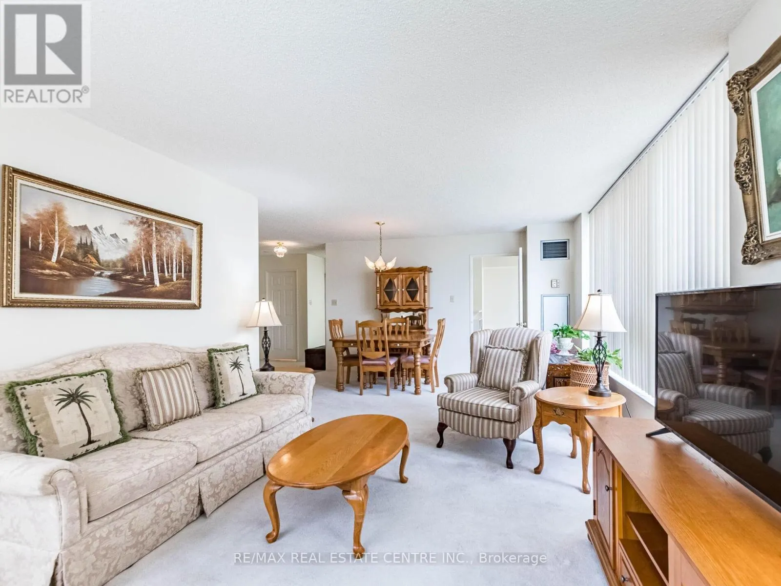 1404 - 55 ELM DRIVE W
