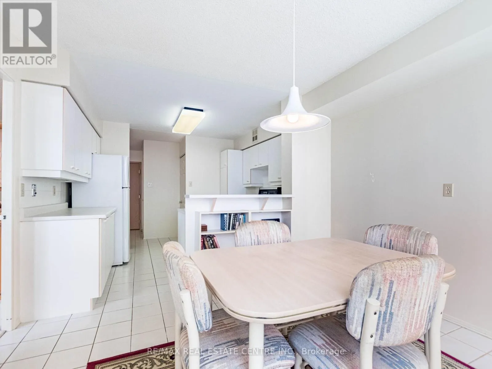 1404 - 55 ELM DRIVE W
