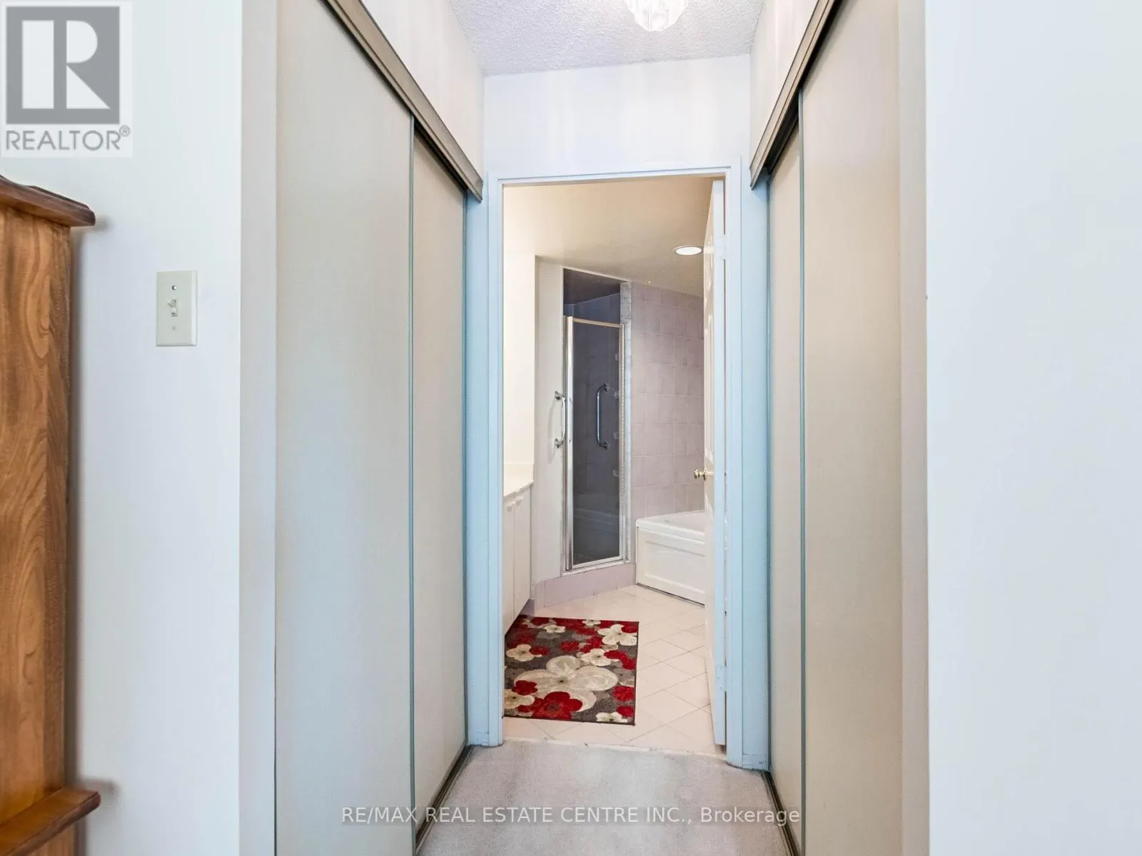 1404 - 55 ELM DRIVE W
