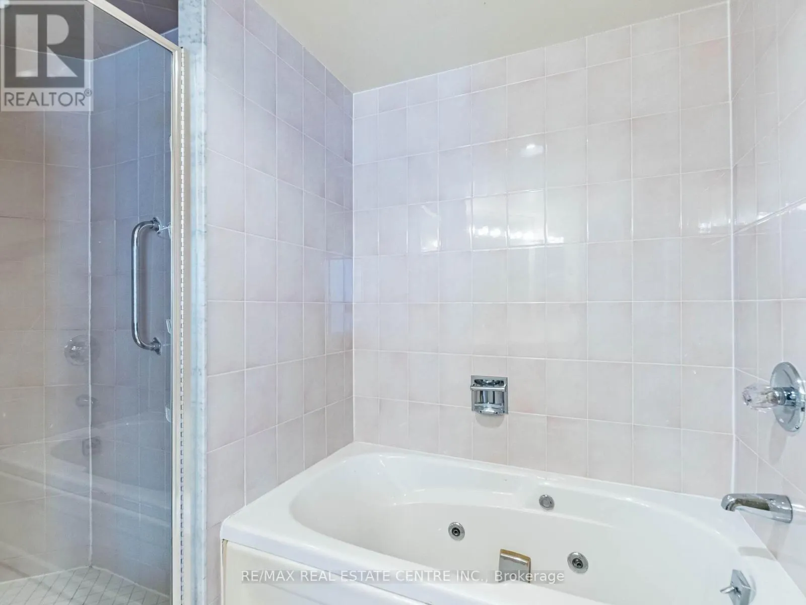 1404 - 55 ELM DRIVE W