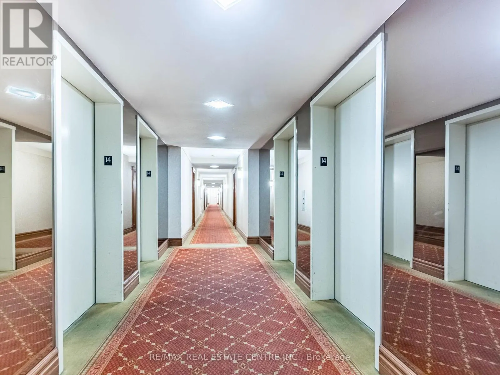 1404 - 55 ELM DRIVE W