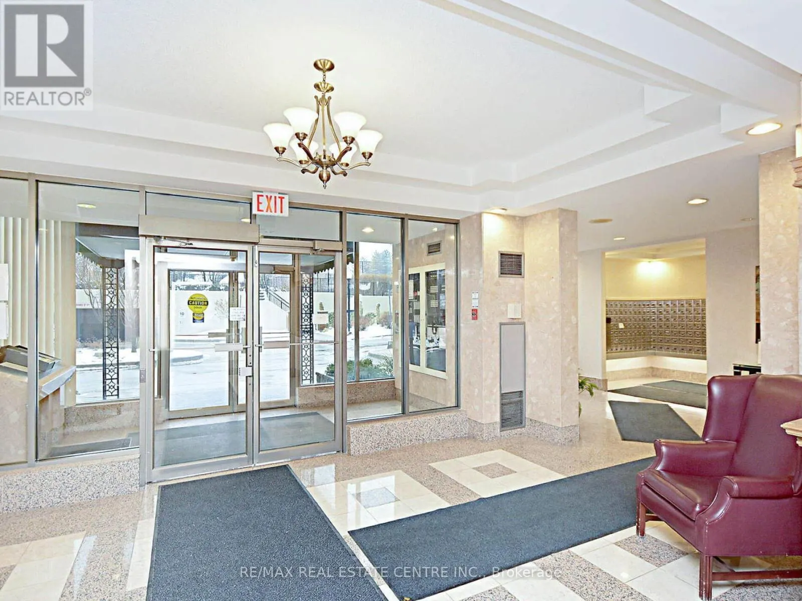1404 - 55 ELM DRIVE W