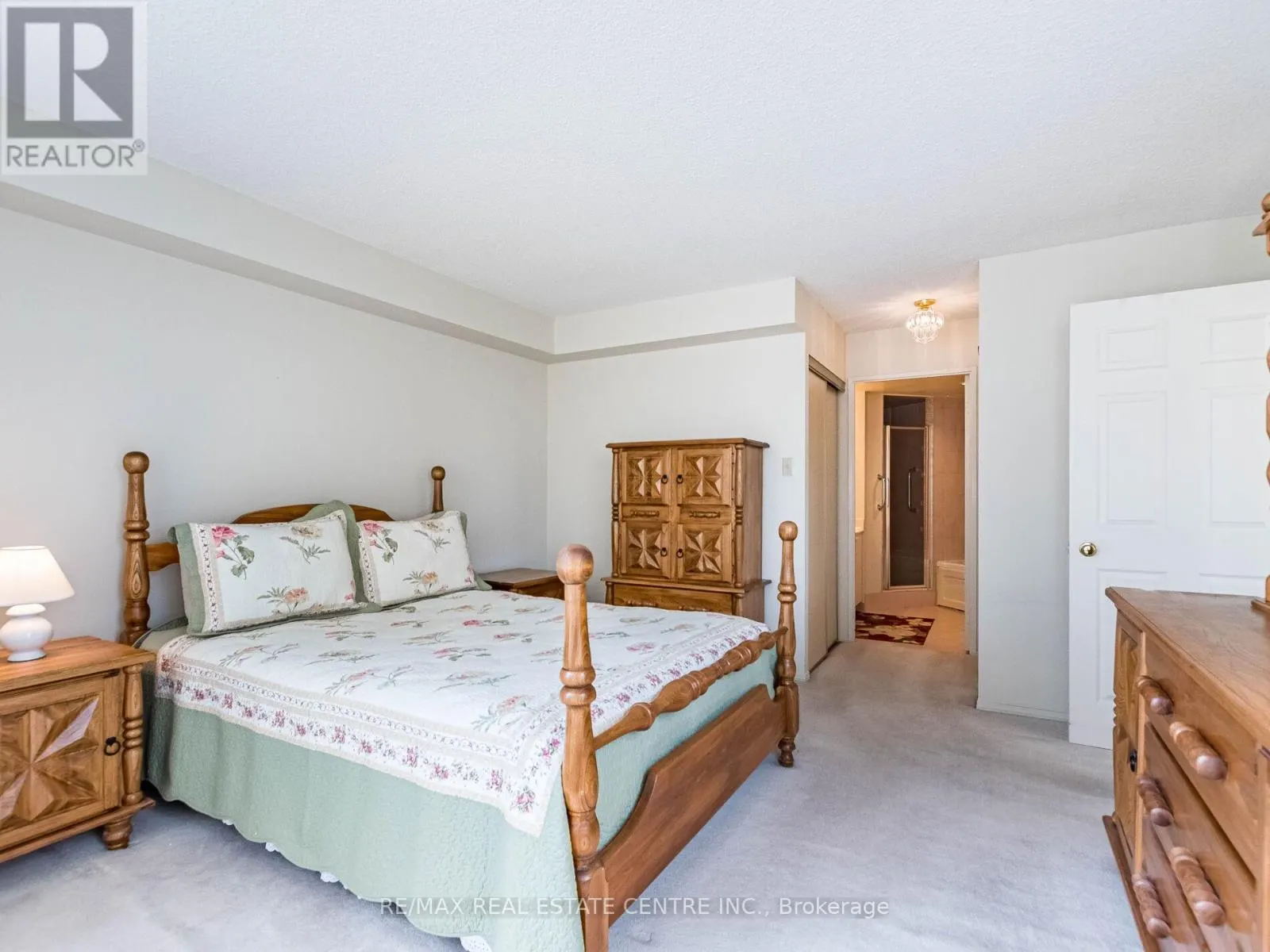 1404 - 55 ELM DRIVE W