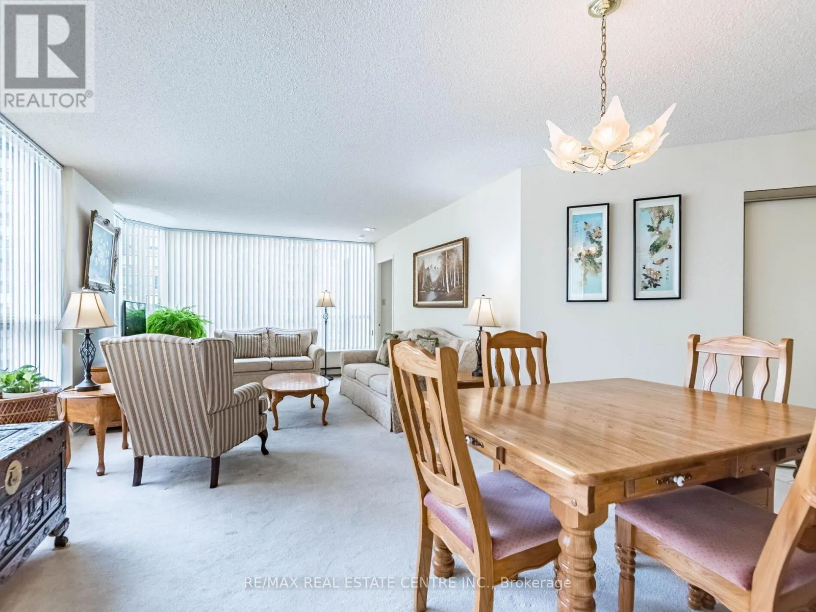 1404 - 55 ELM DRIVE W