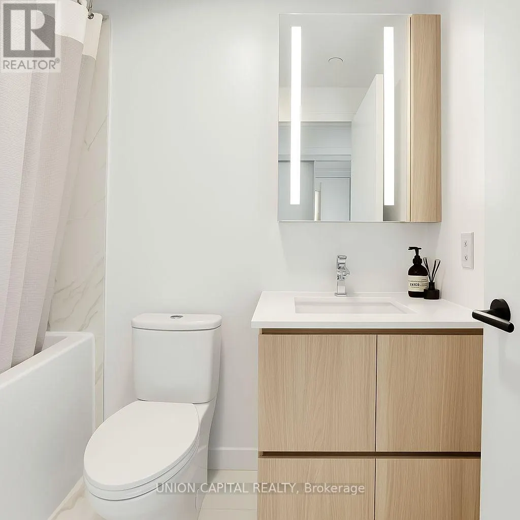 530 - 215 LAKESHORE ROAD W