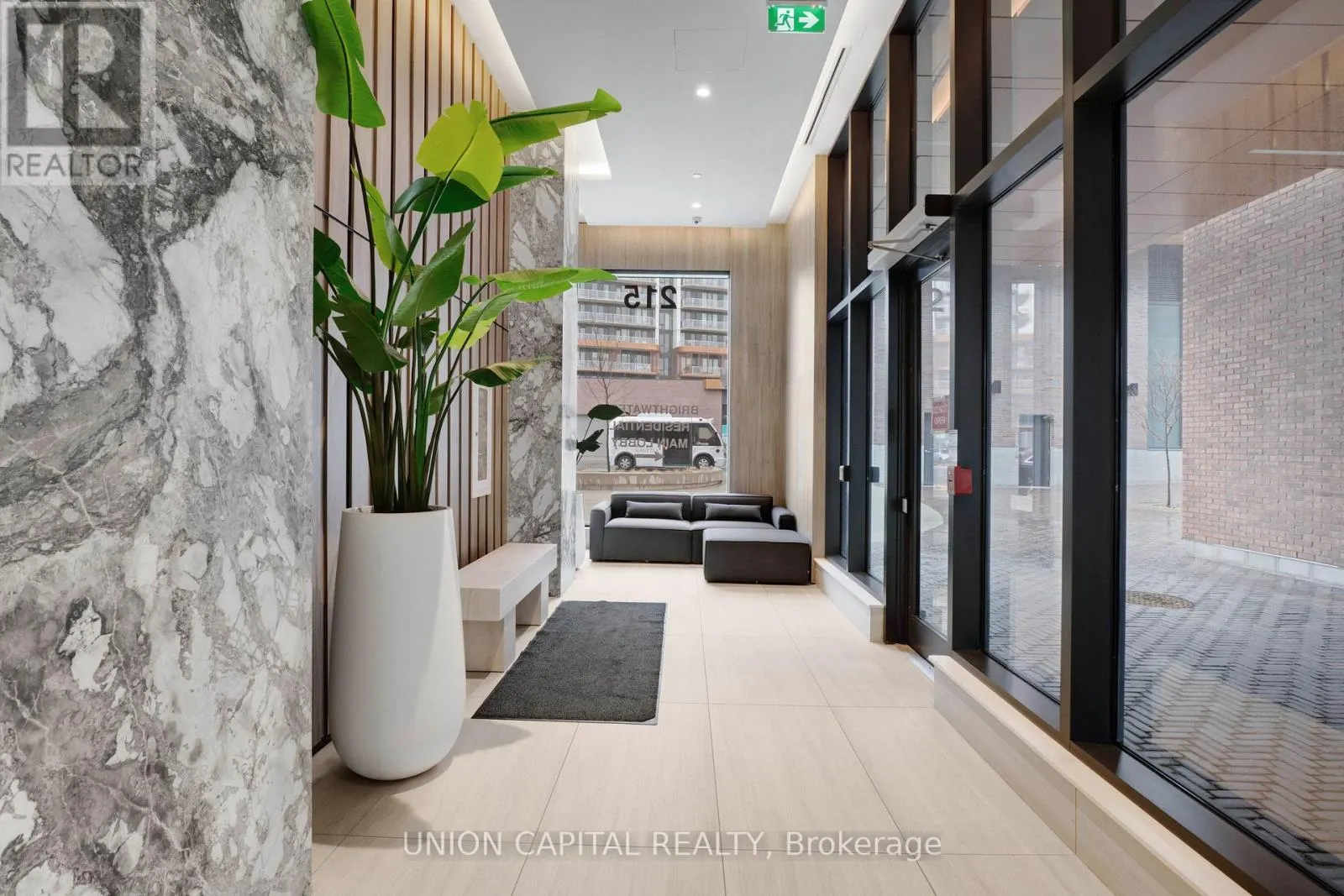 530 - 215 LAKESHORE ROAD W