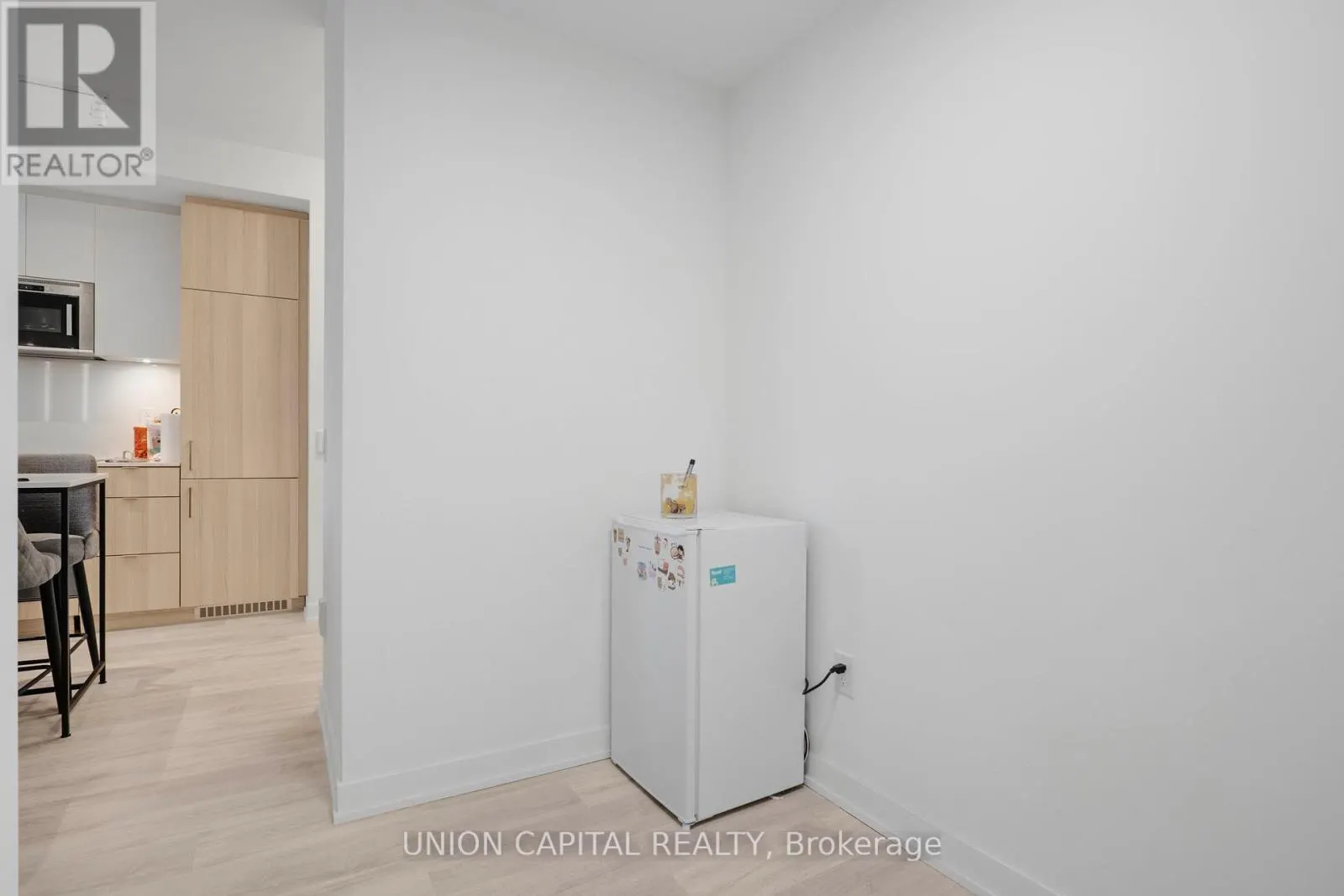 530 - 215 LAKESHORE ROAD W