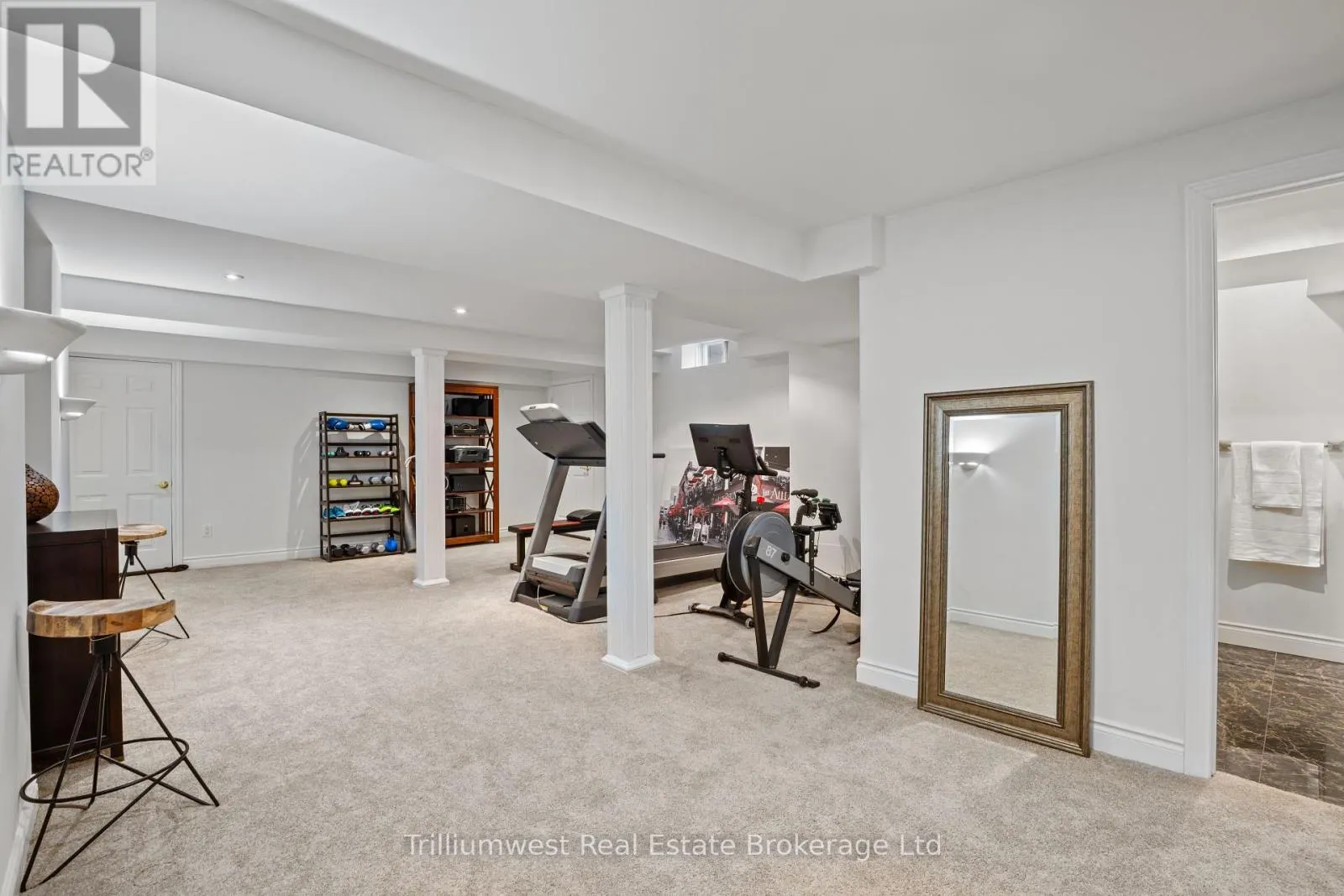 227 BEECHTREE CRESCENT