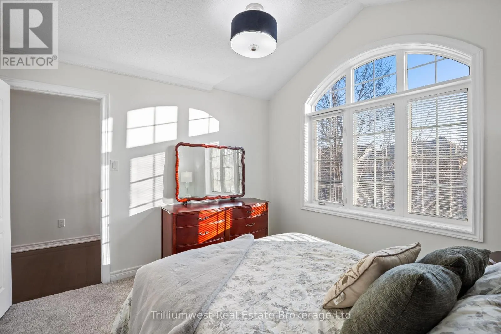 227 BEECHTREE CRESCENT