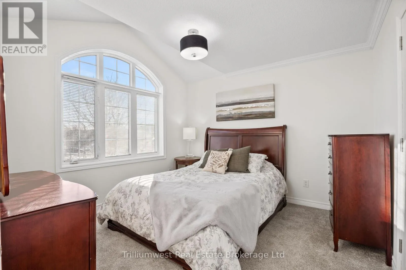 227 BEECHTREE CRESCENT