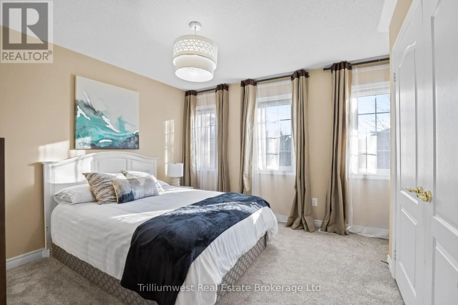 227 BEECHTREE CRESCENT