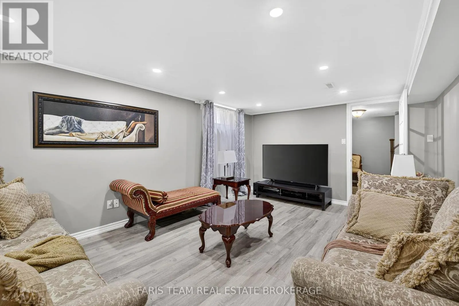 38 COLLINGDALE ROAD