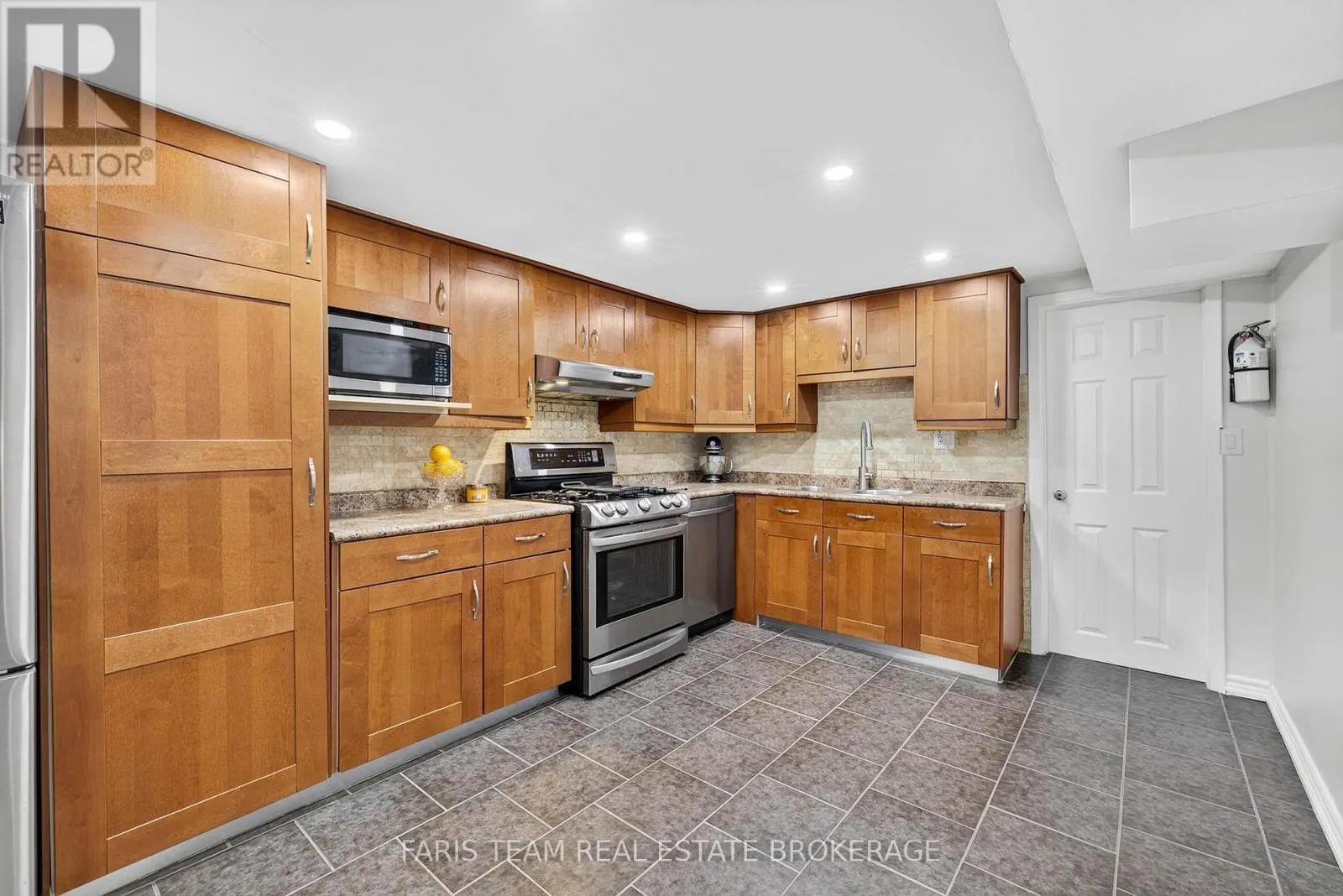 38 COLLINGDALE ROAD
