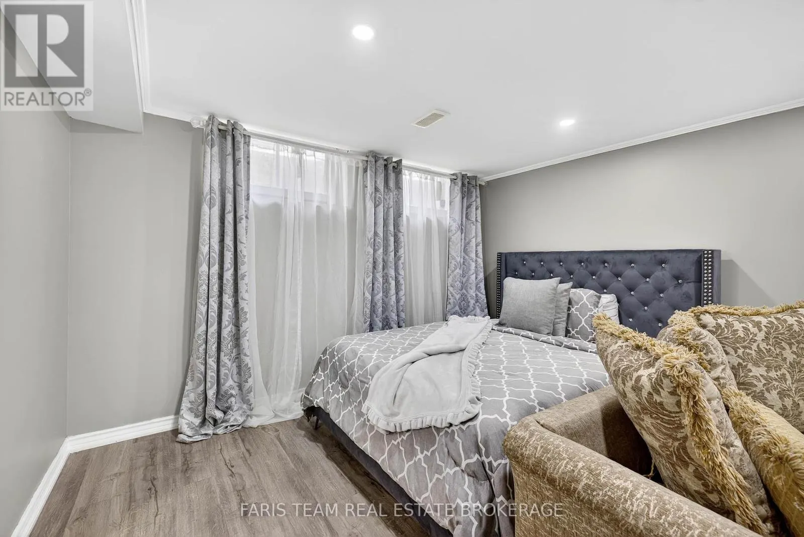 38 COLLINGDALE ROAD