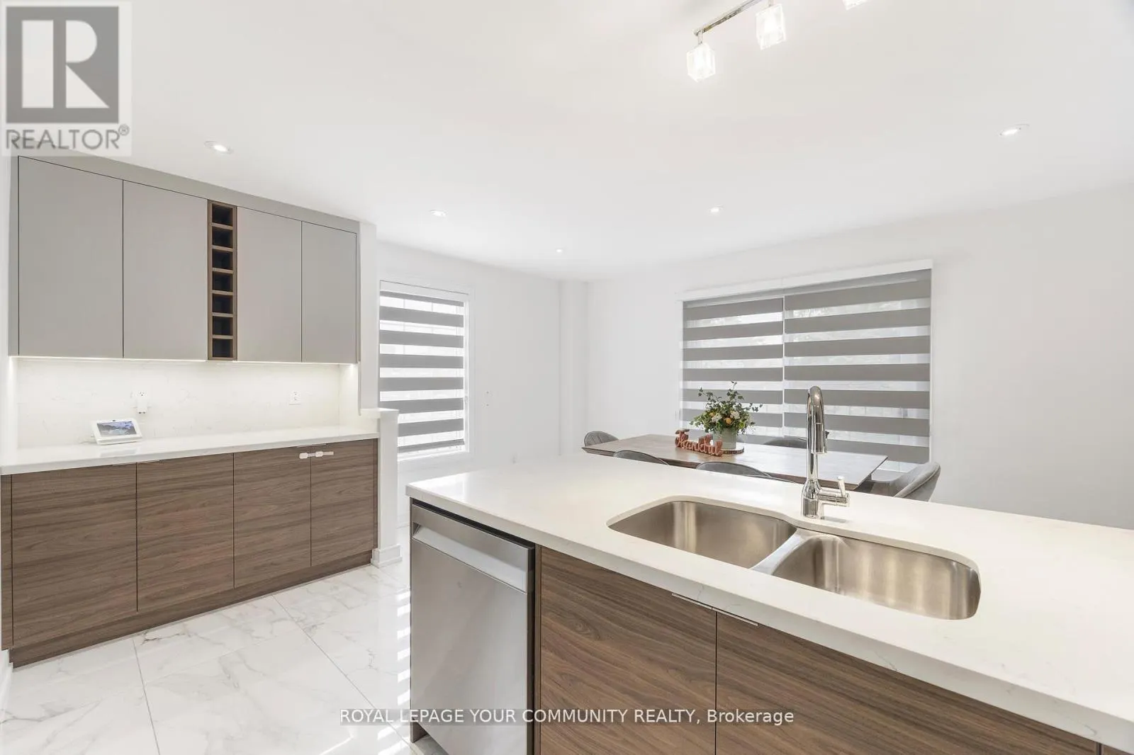 17 - 3020 CEDARGLEN GATE