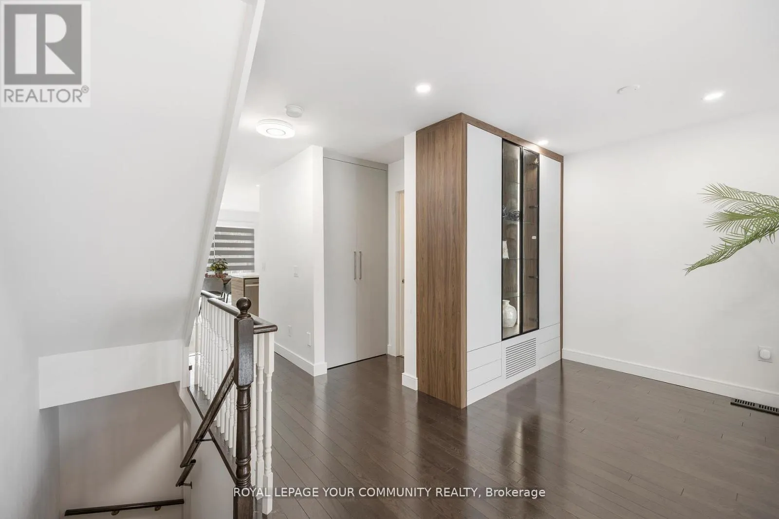 17 - 3020 CEDARGLEN GATE