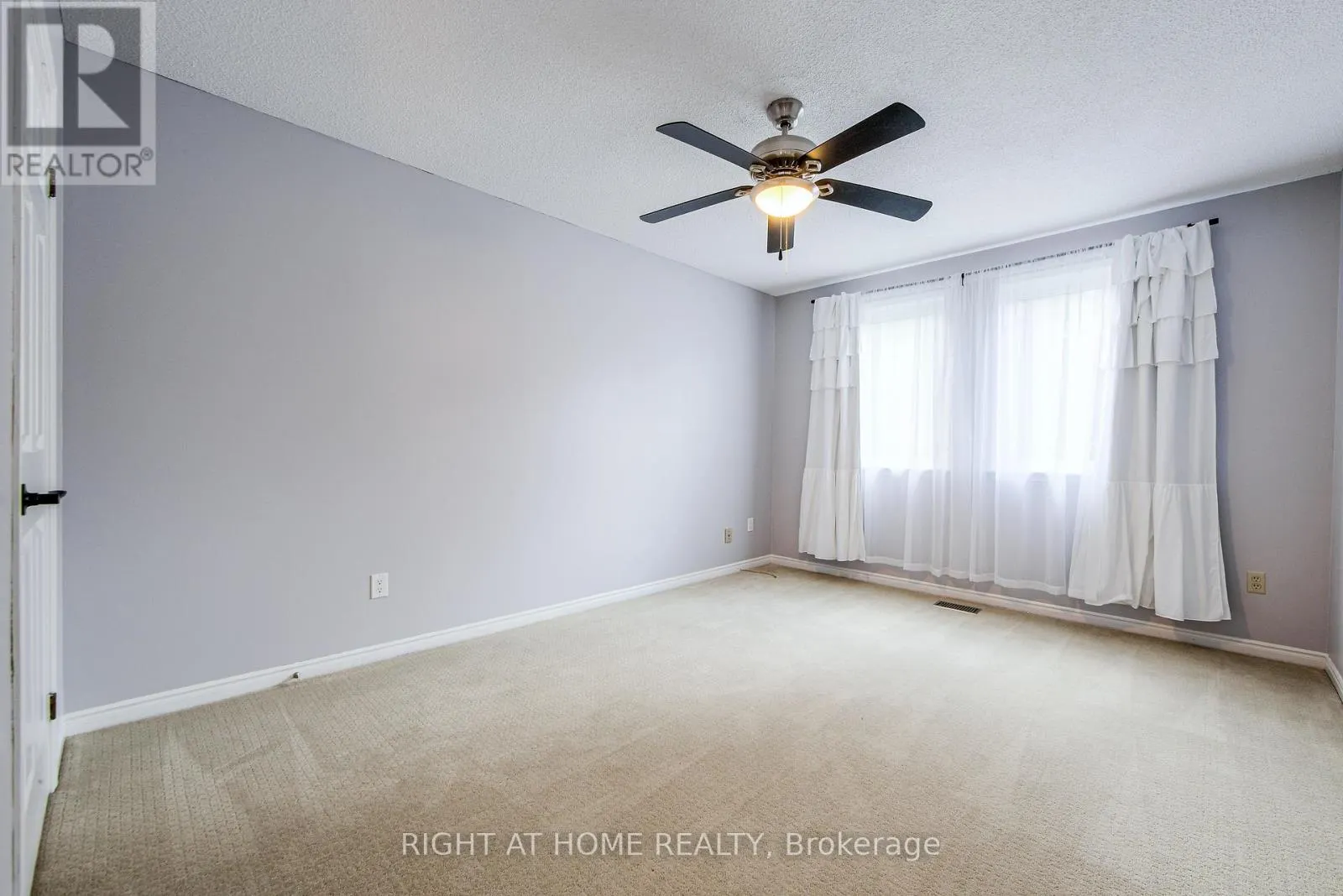 1020 ROXBOROUGH DRIVE