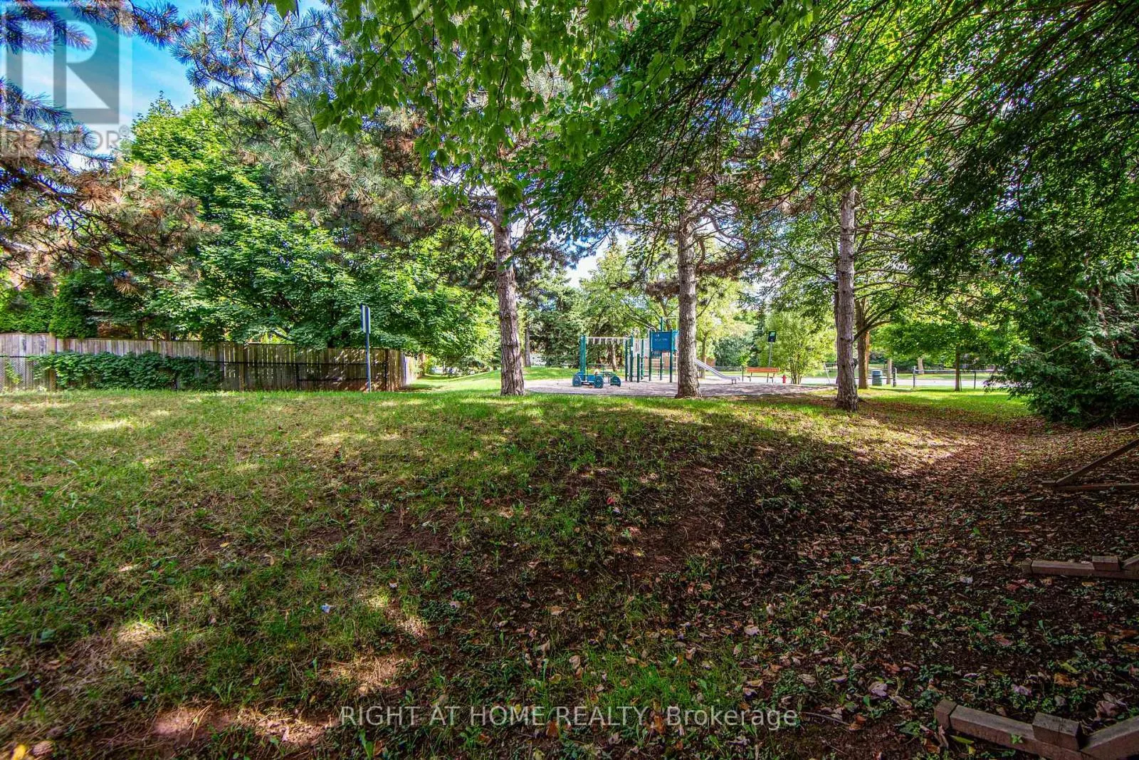 1020 ROXBOROUGH DRIVE