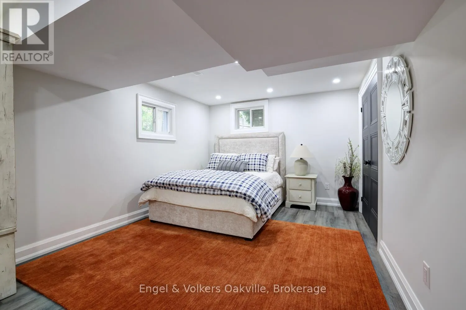 262 VINOVA COURT