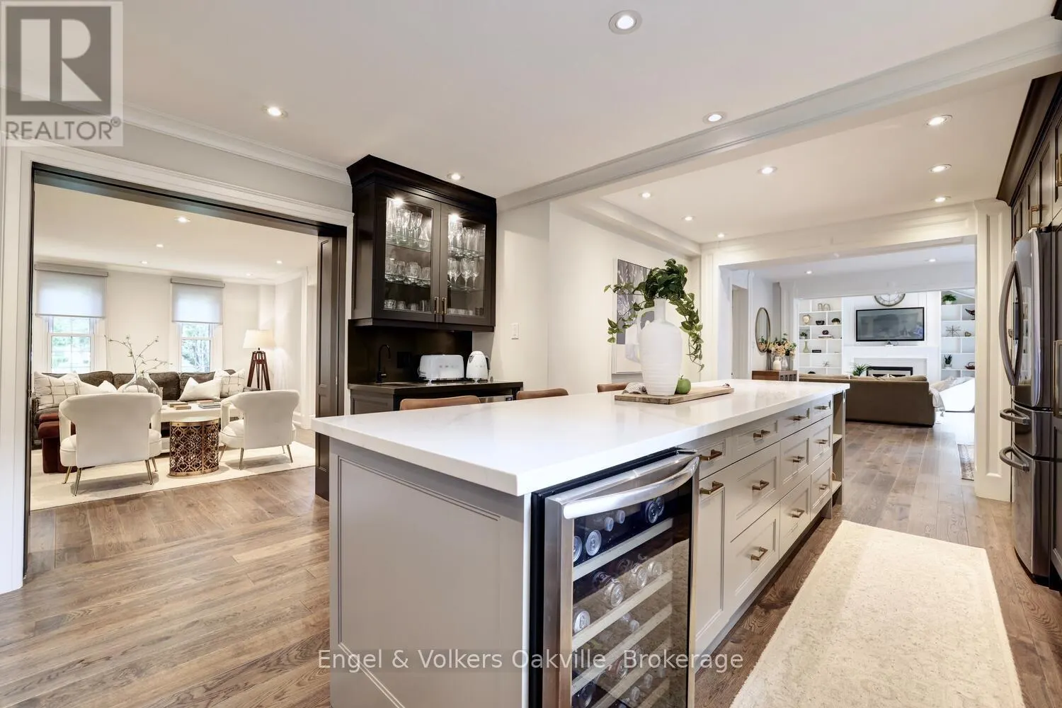 262 VINOVA COURT