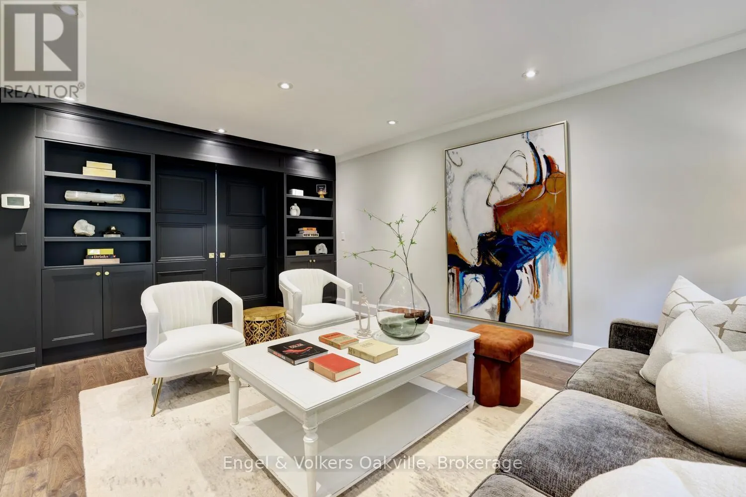 262 VINOVA COURT