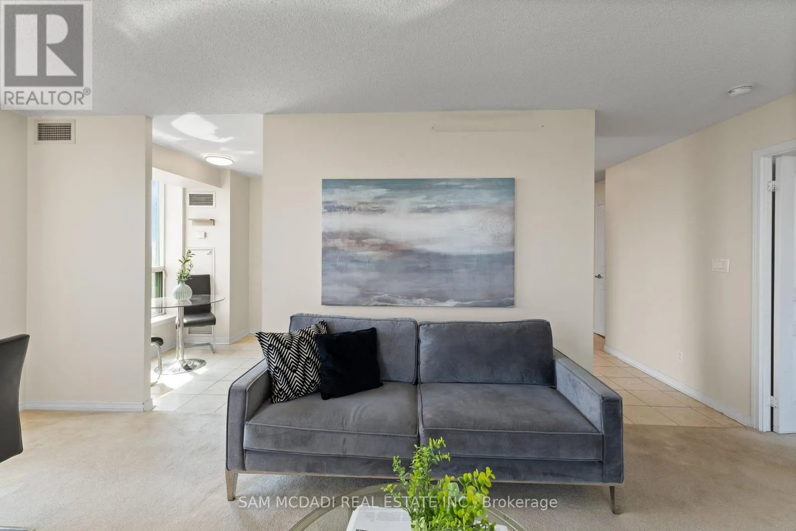 1608 - 4879 KIMBERMOUNT AVENUE