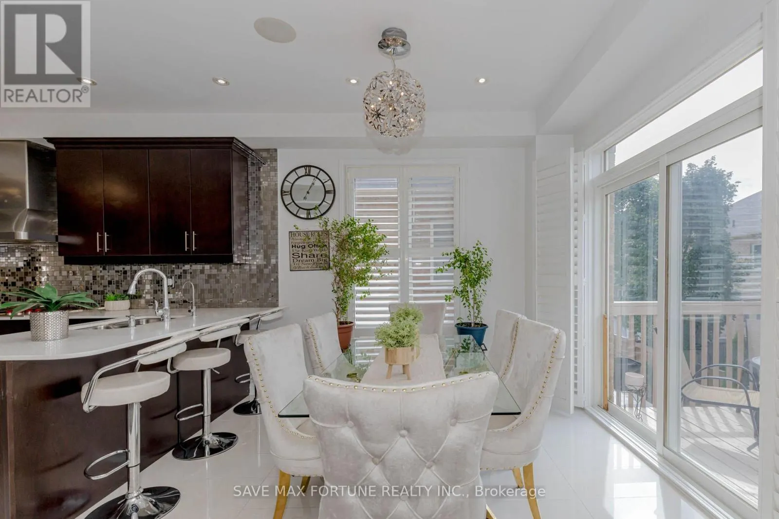 16 BERRYFIELD WAY NE