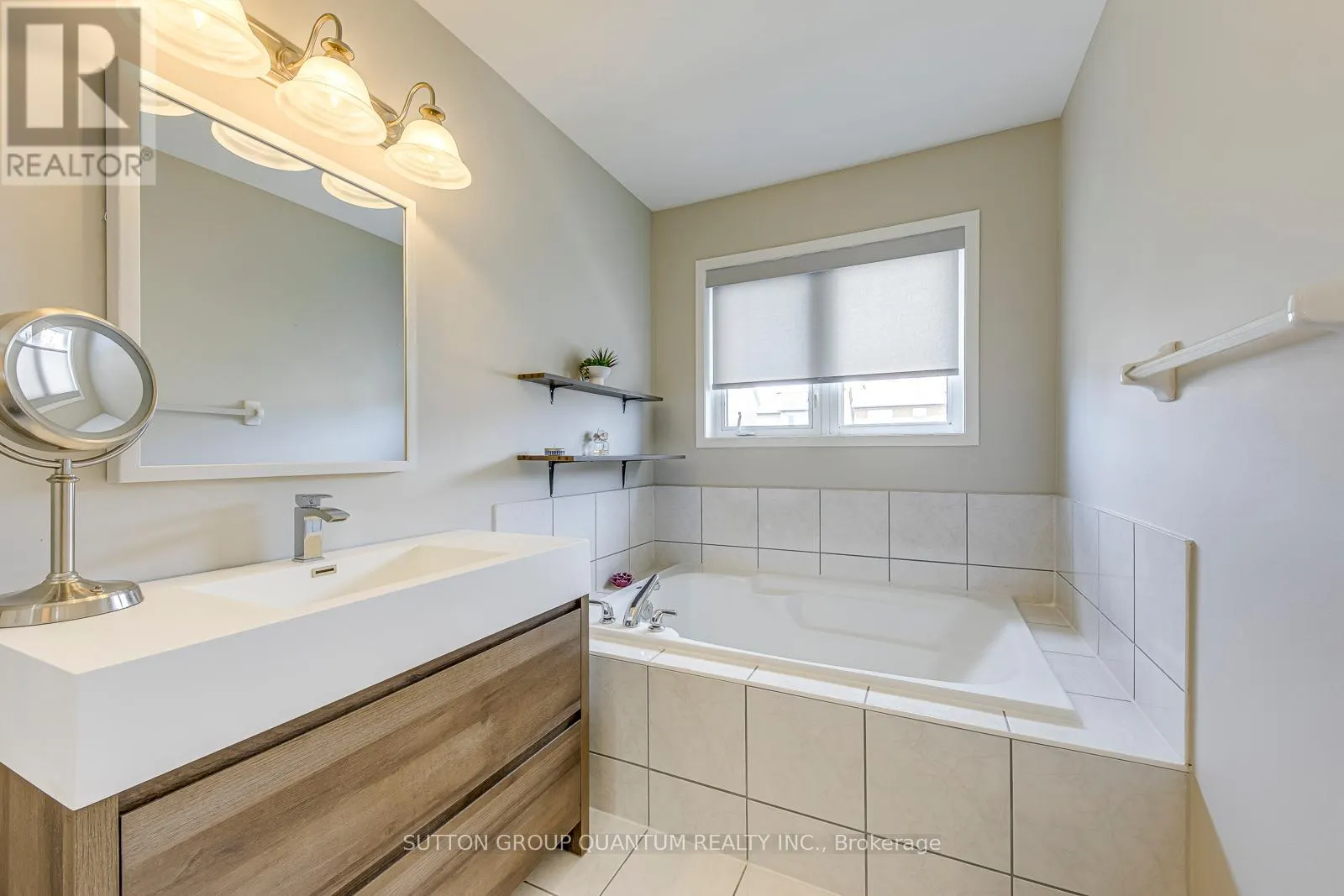 215 ROXTON ROAD