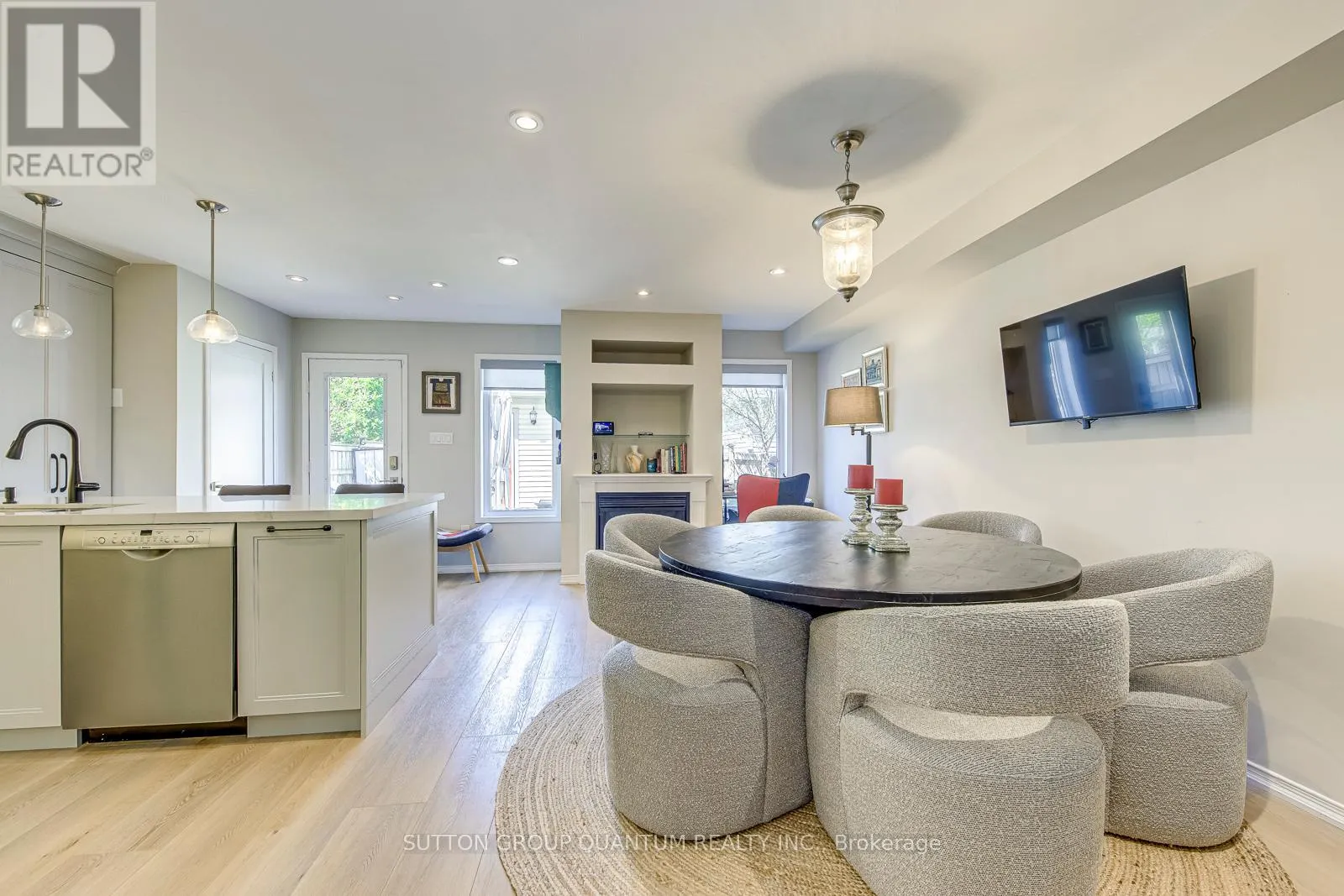 215 ROXTON ROAD