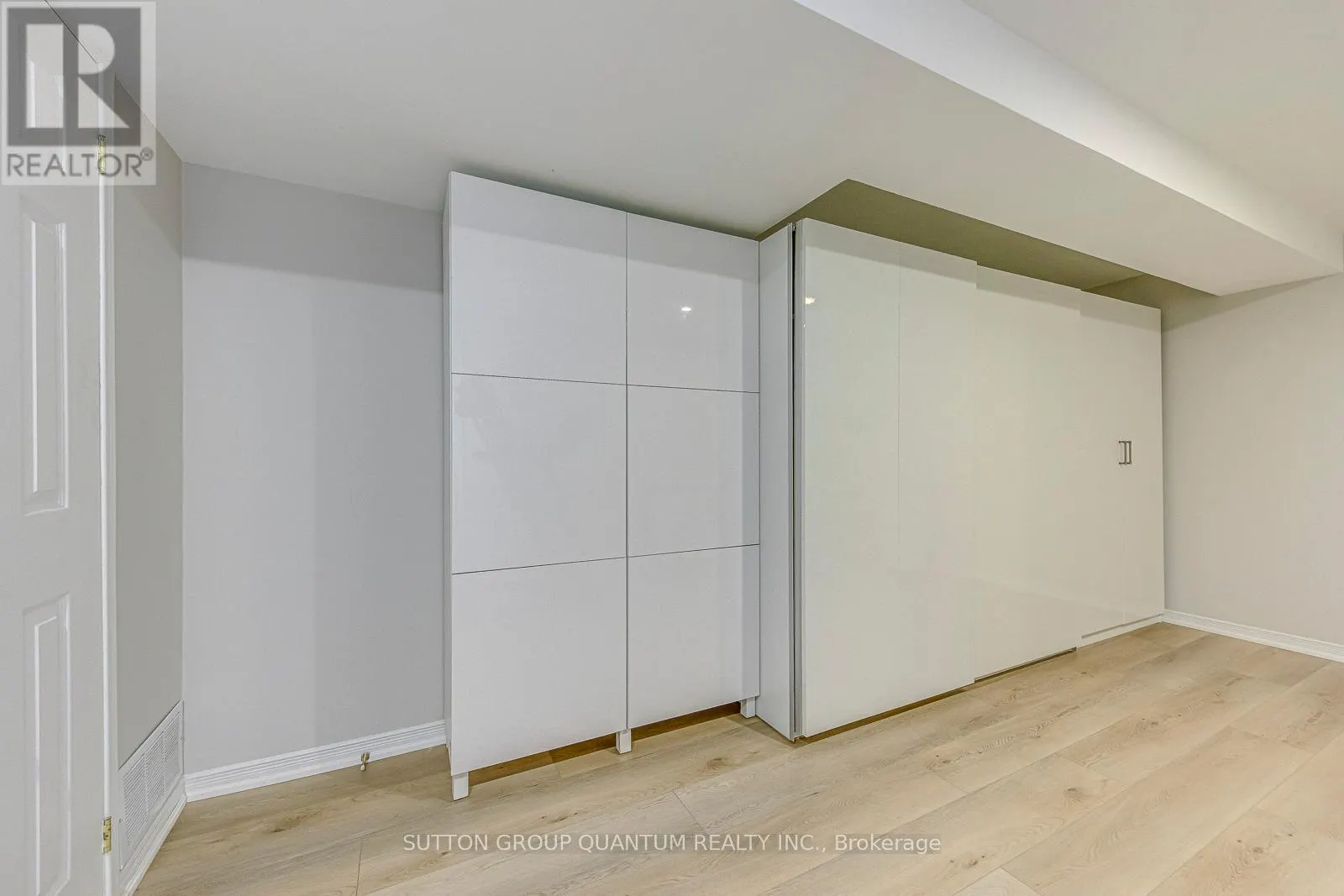 215 ROXTON ROAD