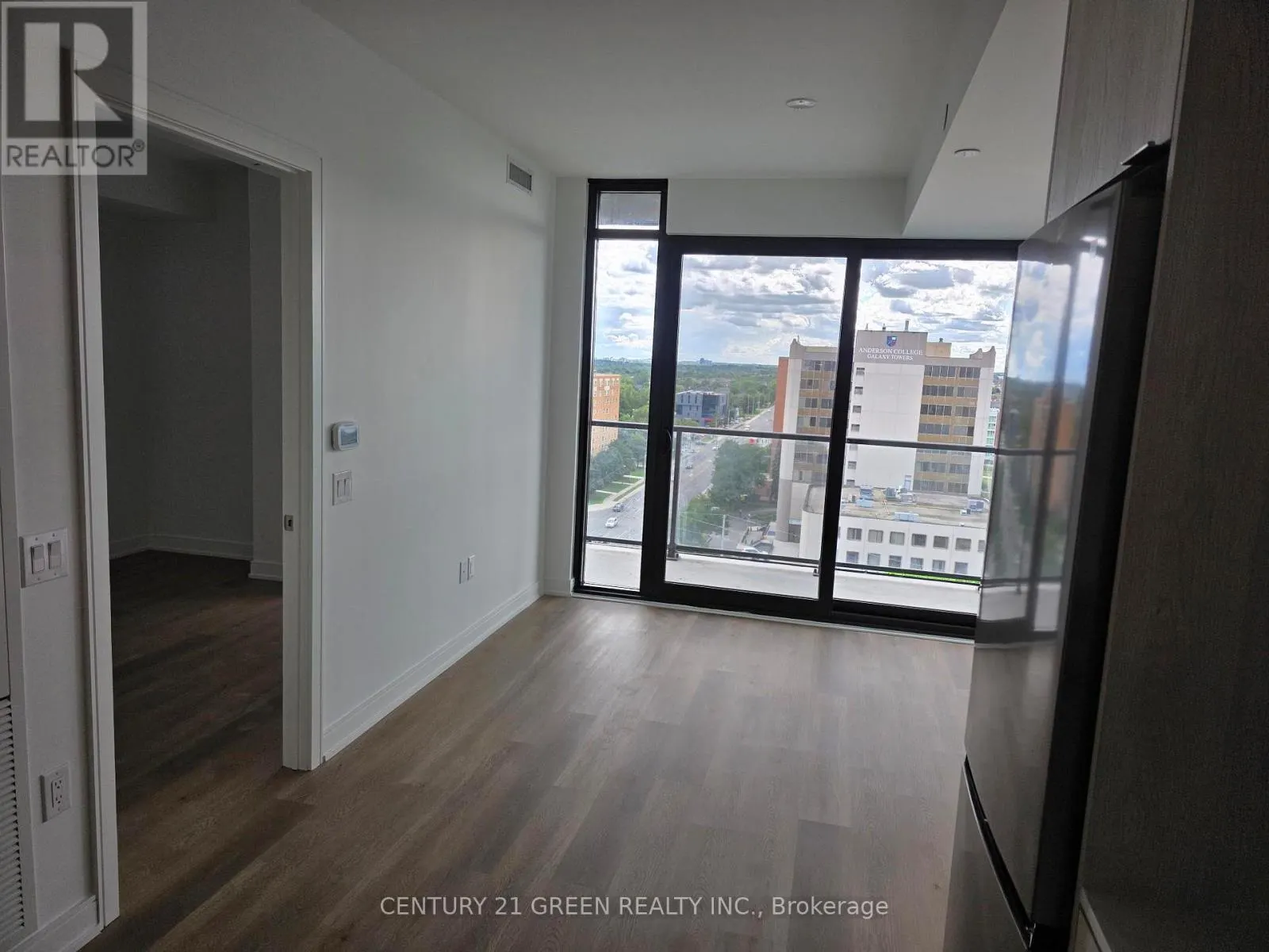 1106 - 89 DUNDAS STREET W