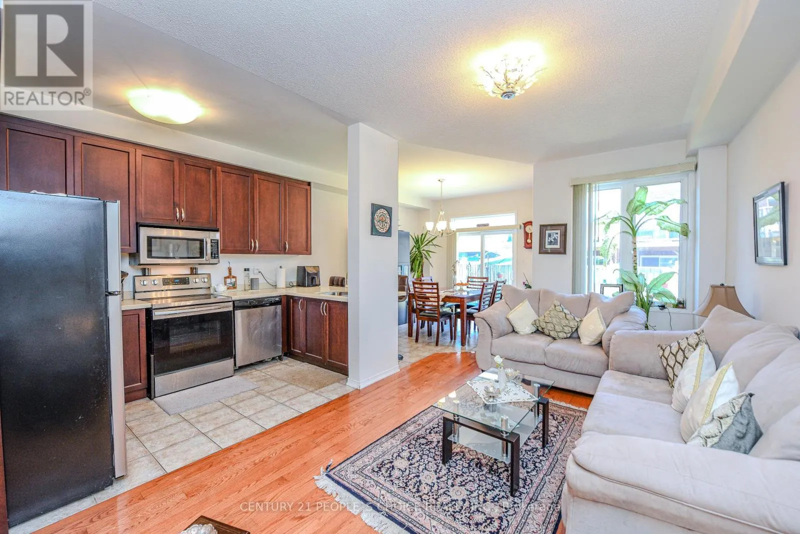2043 FIDDLERS WAY
