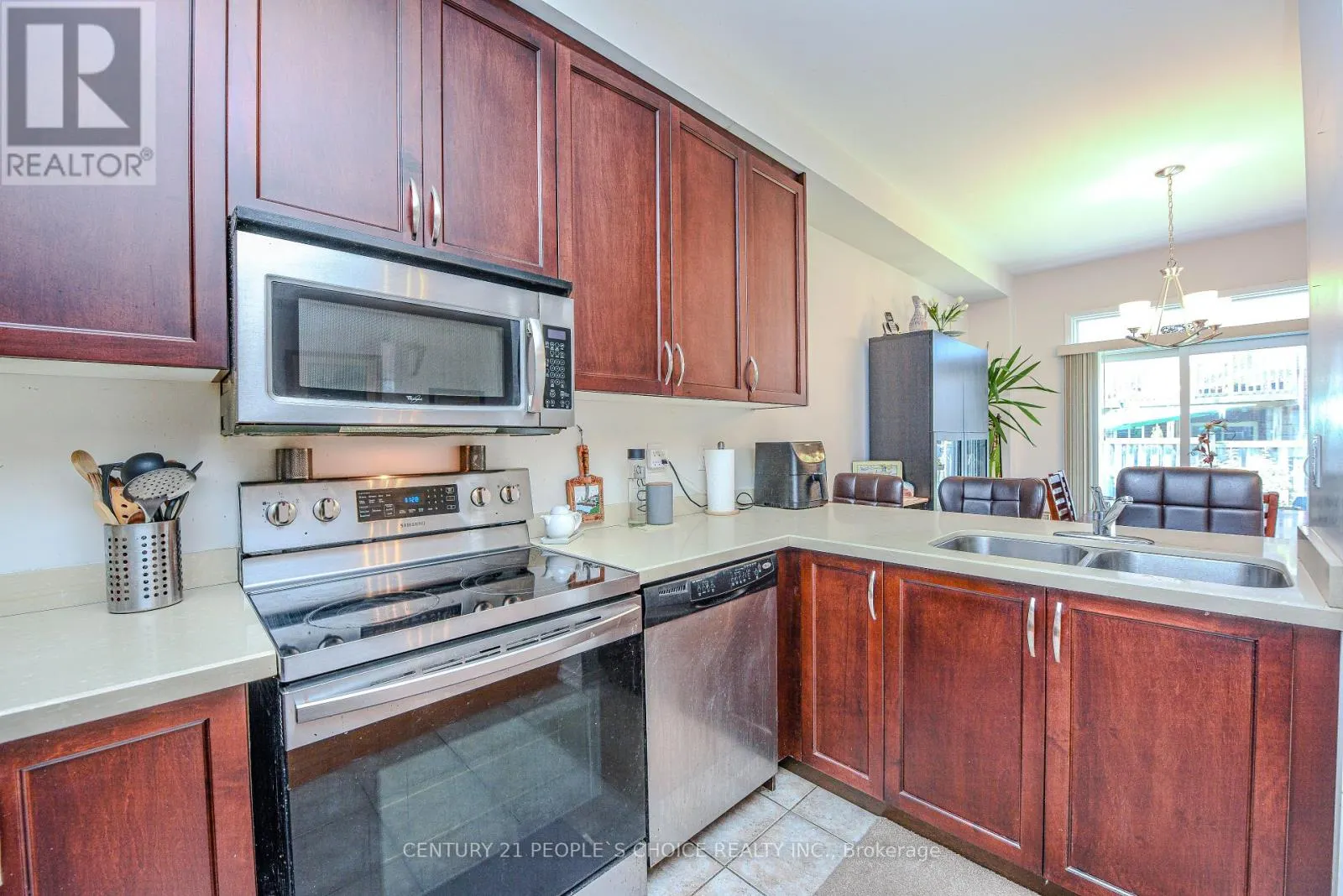 2043 FIDDLERS WAY