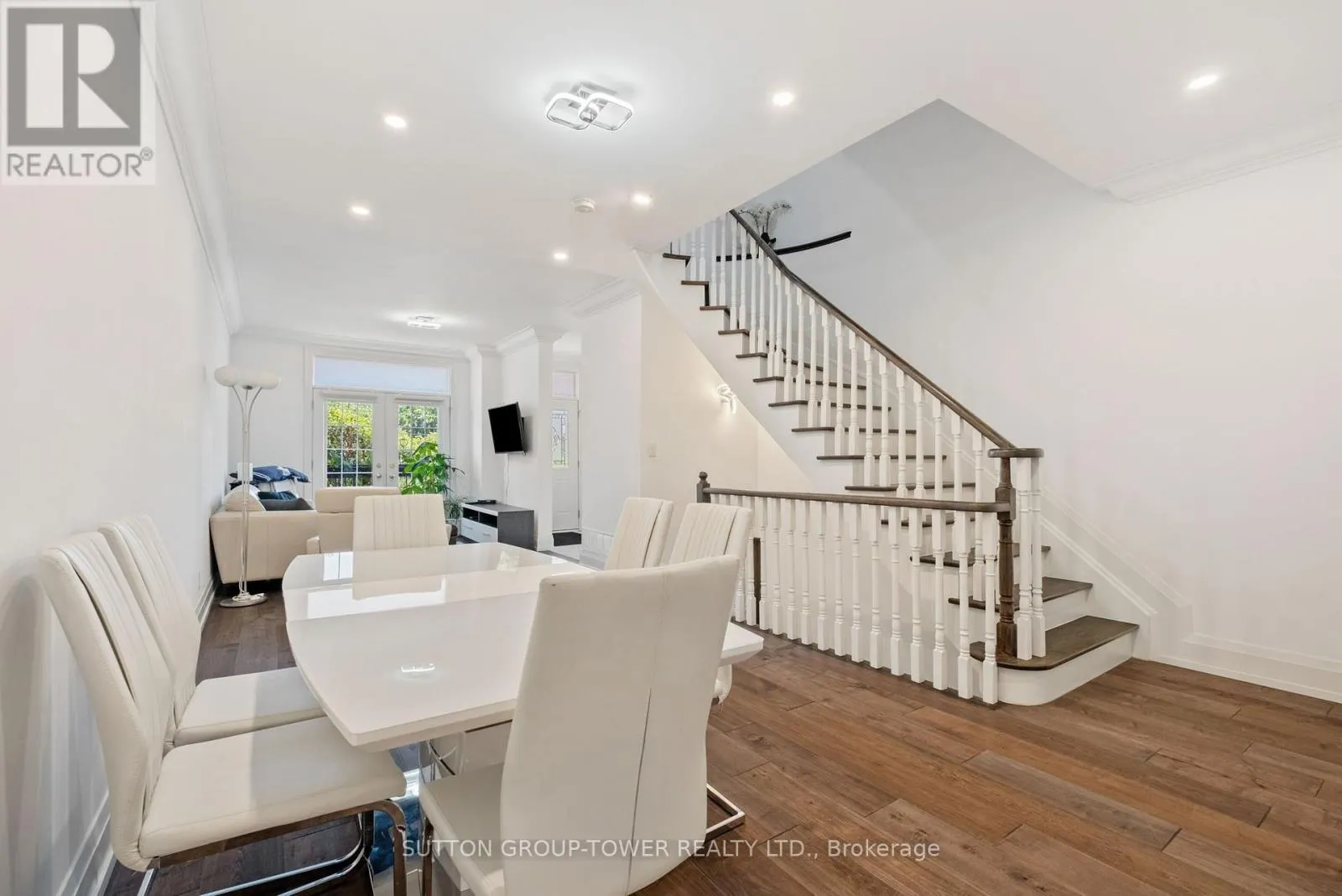 11 - 544C SCARLETT ROAD
