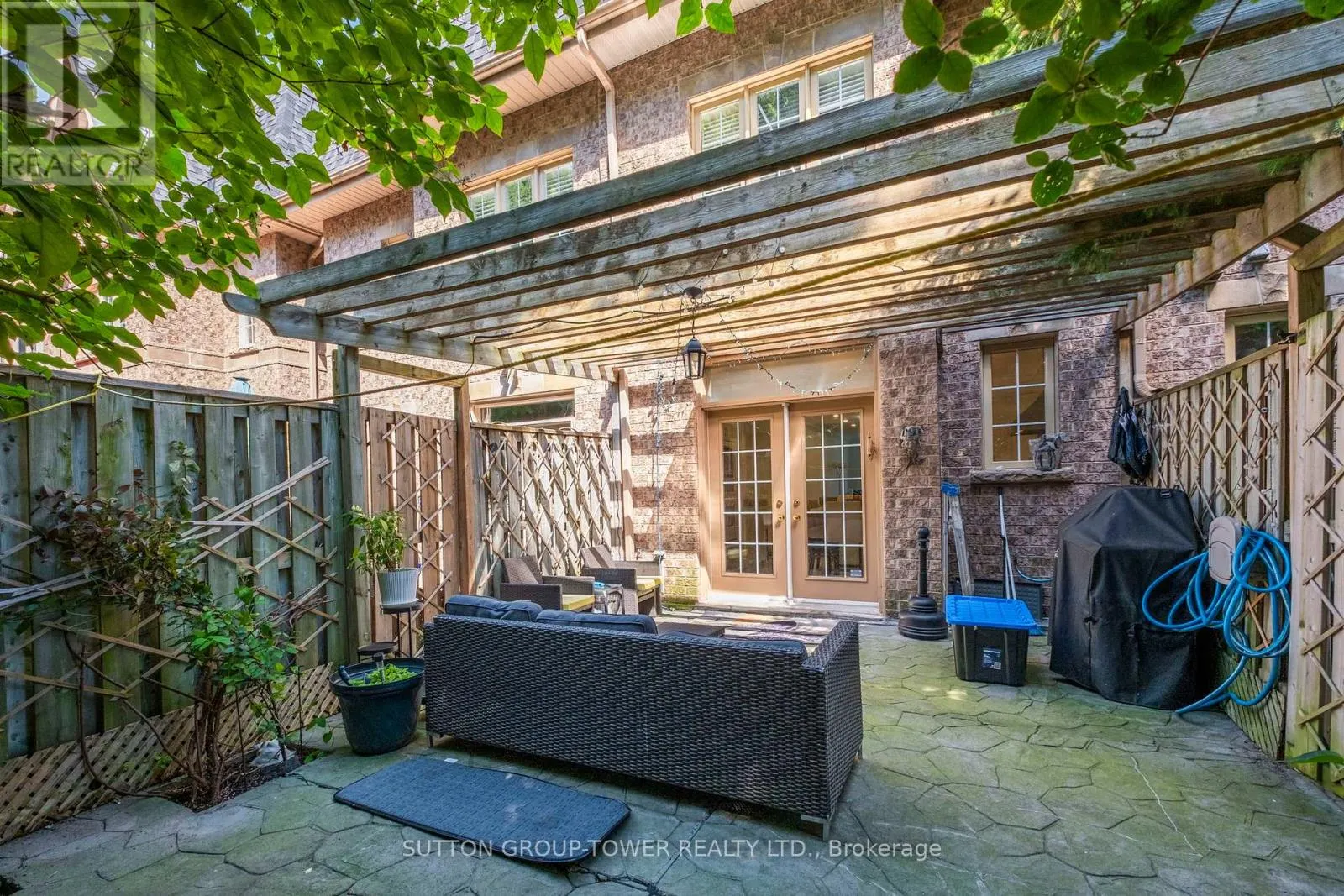 11 - 544C SCARLETT ROAD