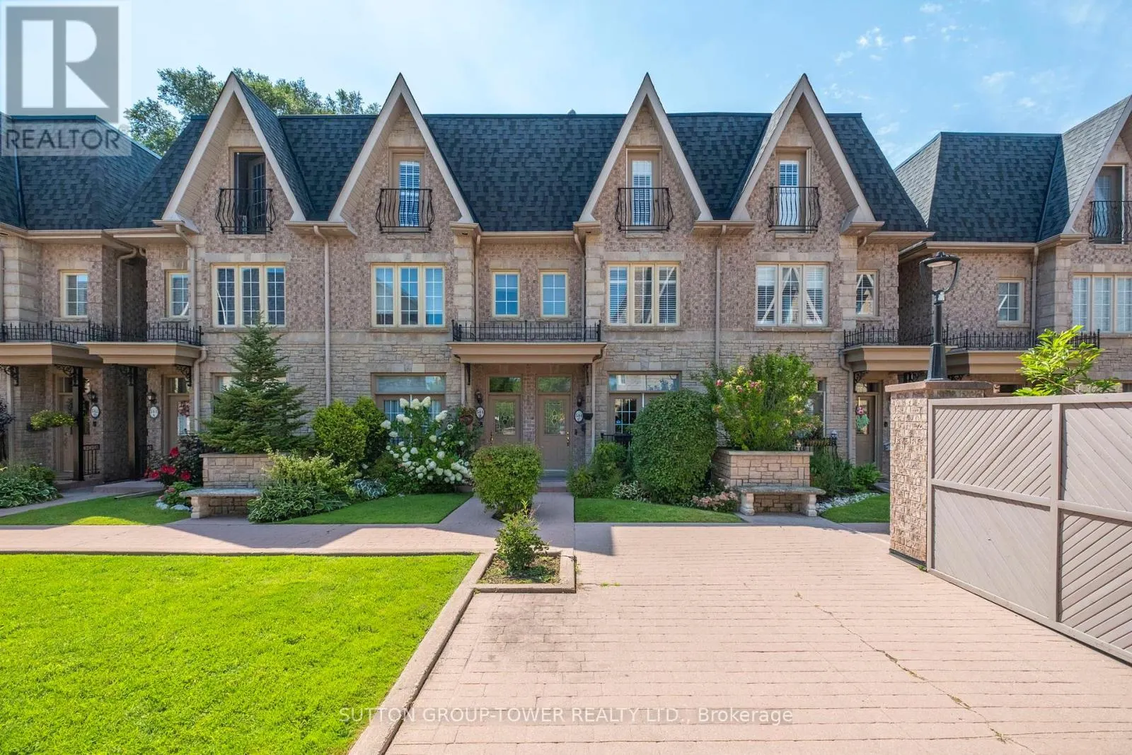 11 - 544C SCARLETT ROAD