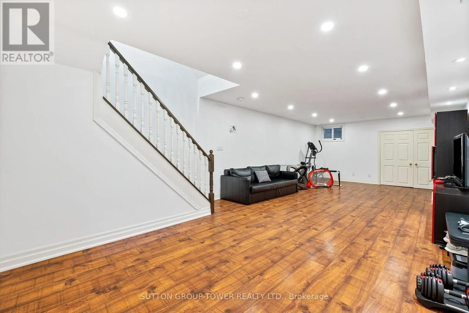 11 - 544C SCARLETT ROAD
